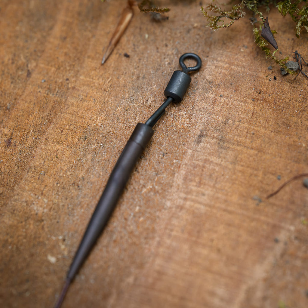 PB Products Barbless Combi rig soft coated, swivel detail