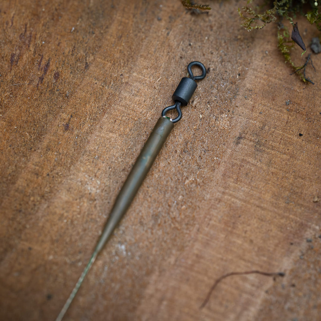 PB Products Barbless Line Aligner rig, swivel detail