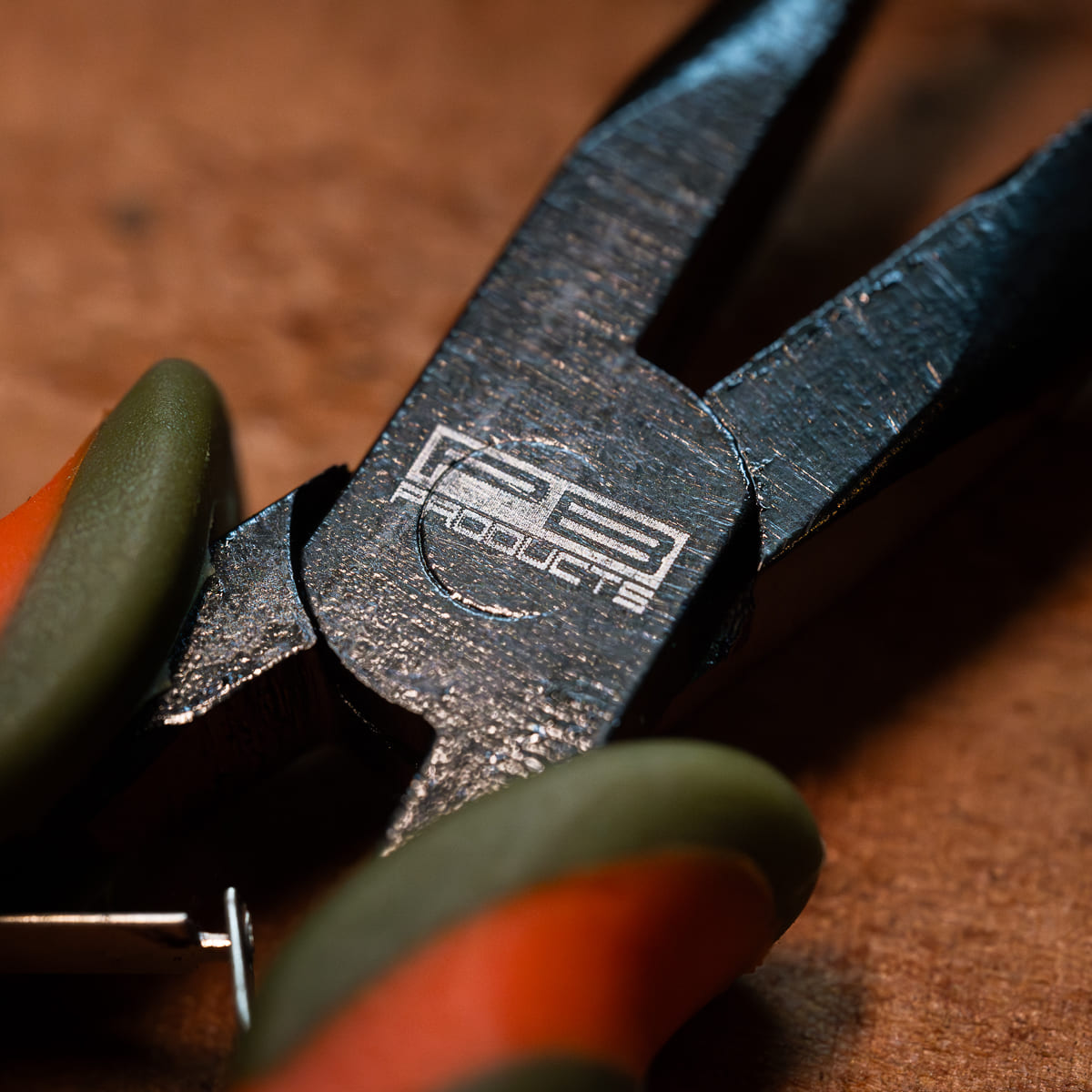 PB Products puller and unhooking pliers, logo