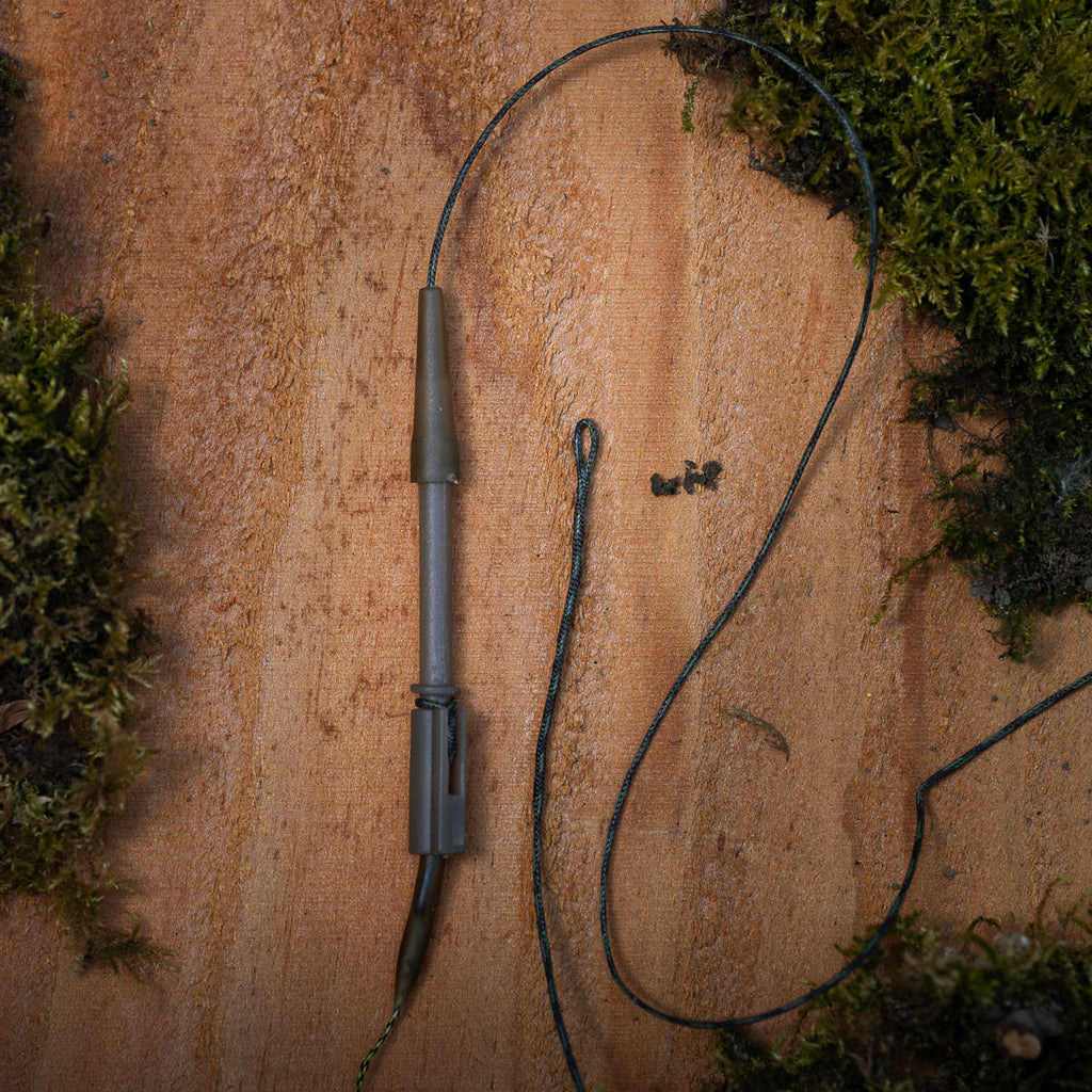 PB Products R2G Silk Ray inline leader with Shot on the Hook overloaded rig, leader detail