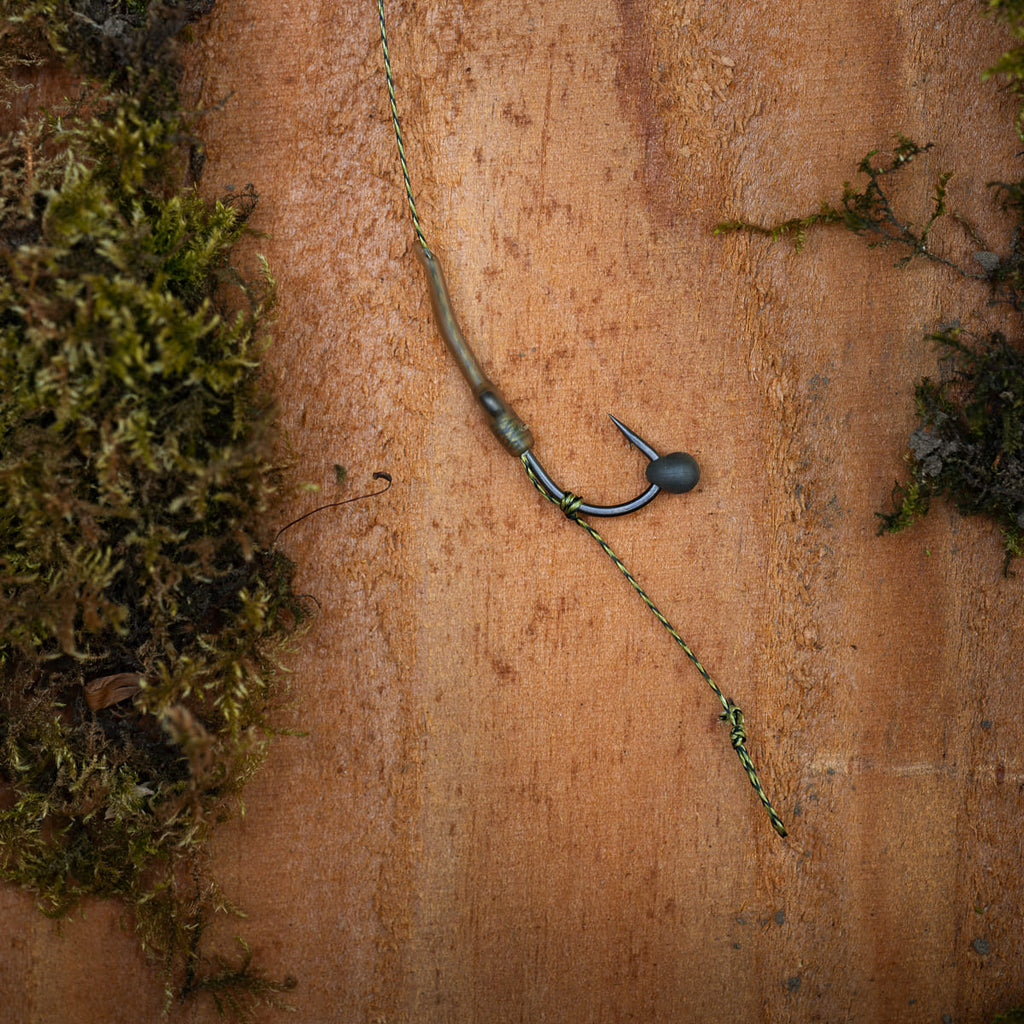 PB Products R2G Silk Ray inline leader with Shot on the Hook rig, hook detail