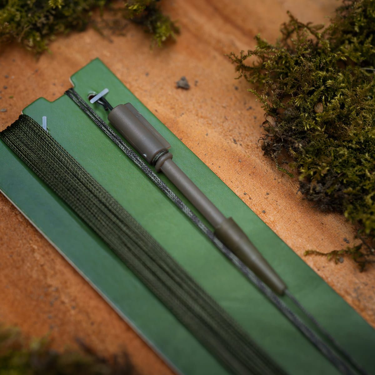 PB Products R2G Kevlar Silk Ray inline knotless leader, side view