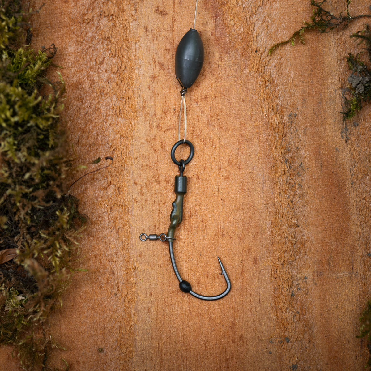 PB Products R2G Silk Ray clip leader with Ronnie hinged stiff rig, hook detail