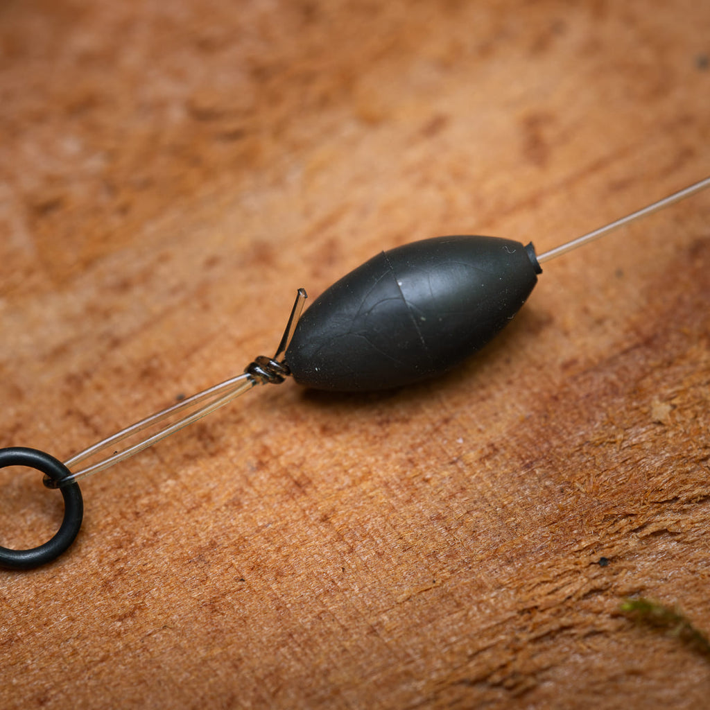 PB Products R2G Silk Ray clip leader with Ronnie hinged stiff rig, lead detail