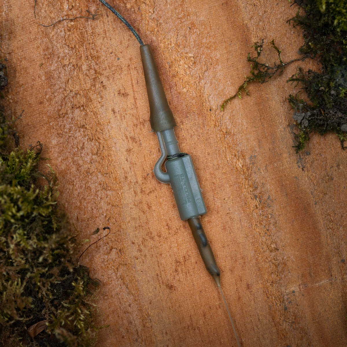PB Products R2G Silk Ray clip leader with Ronnie hinged stiff rig, leadclip detail