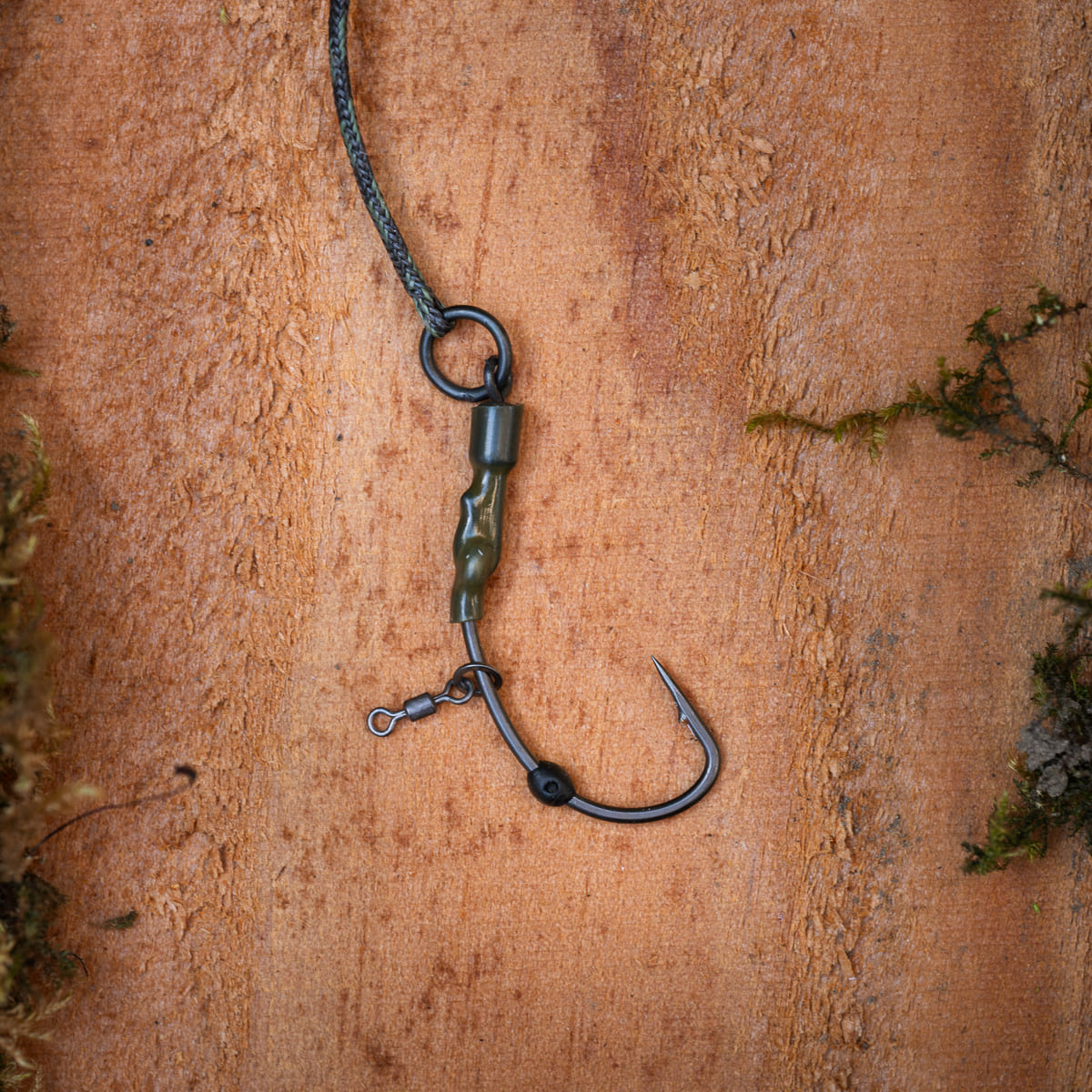 PB Products R2G Silk Ray clip leader with Ronnie soft rig, hook detail