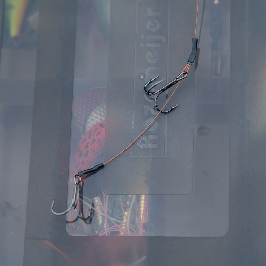Deadbait Leaders 2x treble hooks 50cm 30lb 2pcs