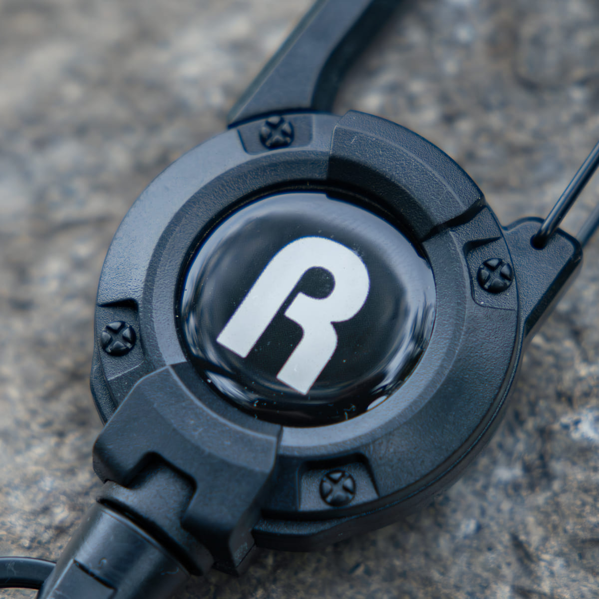 Retractable pliers cord